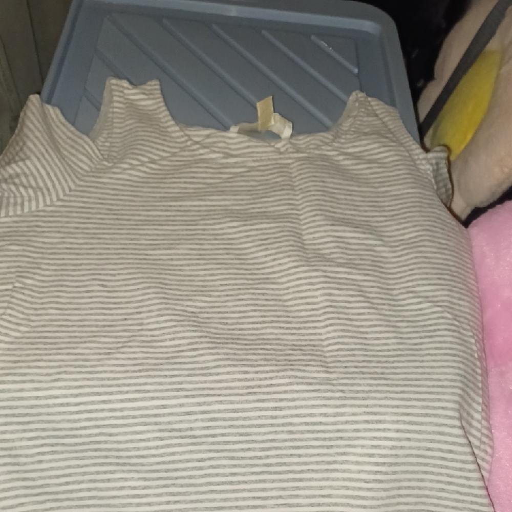 2/$10 Woman's MK  Peekaboo medium top